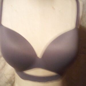 VS super comfy bra.  38D.  Gray. No wires. Padded.  Washed 1x.  Never worn.  15$